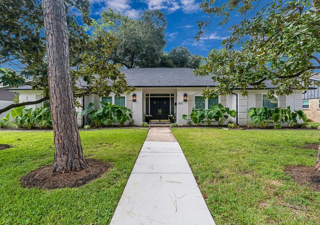 Photo 3 of Sale Pending at 5827 Dumfries Dr, Houston, TX 77096 | MLS# 42325154 | Listing updated on 2026-09-02