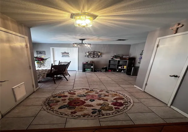 3rd image of 8210 Twin Tree Ln, Houston, TX 77071 | MLS# 12727665