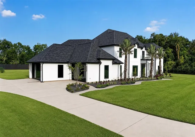 Photo 2 of Single family home for sale at 8243 Thompson Lake Dr, Missouri City, TX 77459 | MLS# 80510061 | Listing updated on 2026-08-18