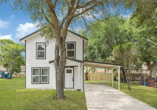 1st image of 507 E 3rd St, El Campo, TX 77437 | MLS# 91557763
