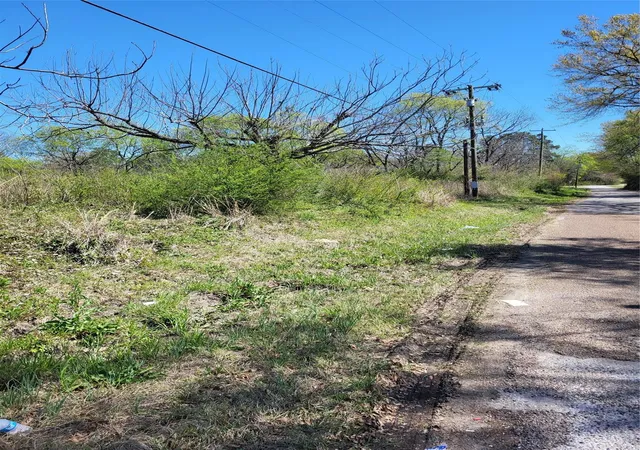 2nd image of 1904 John Redditt Dr, Lufkin, TX 75904 | MLS# 25181250