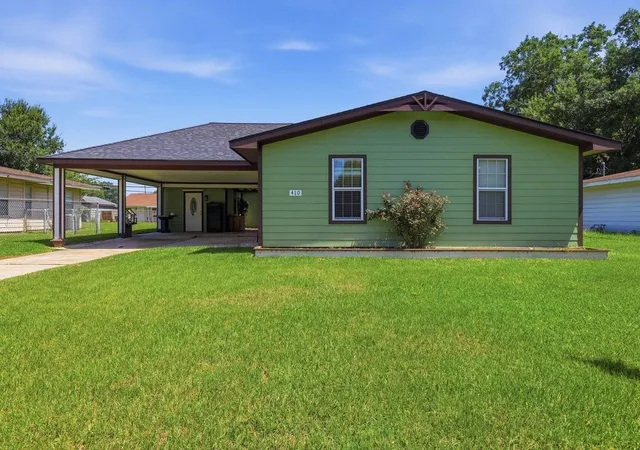 1st image of 410 Crepe Myrtle Ave, Orange, TX 77630 | MLS# 41963405
