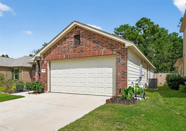Photo 4 of Single family home for sale at 21222 Bush Brk Bnd Path, Tomball, TX 77377 | MLS# 32406260 | Listing updated on 2026-07-27