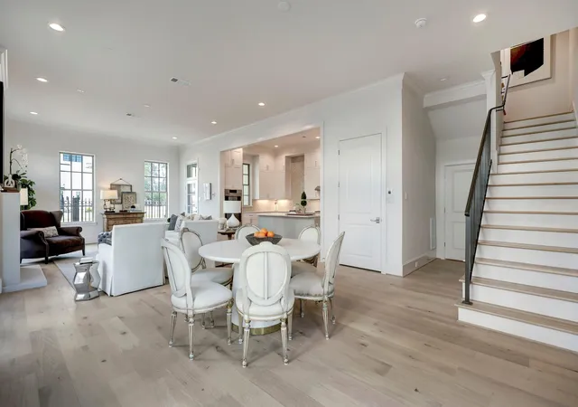 Photo 3 of Single family home for sale at 111 Wellington Row Rd, Houston, TX 77024 | MLS# 41177710 | Listing updated on 2026-09-15