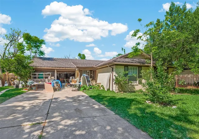 Photo 2 of Sale Pending at 12714 Dermott Dr, Houston, TX 77065 | MLS# 22420696 | Listing updated on 2026-09-12