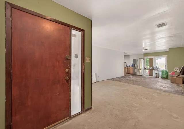 Photo 4 of Sale Pending at 12714 Dermott Dr, Houston, TX 77065 | MLS# 22420696 | Listing updated on 2026-09-12