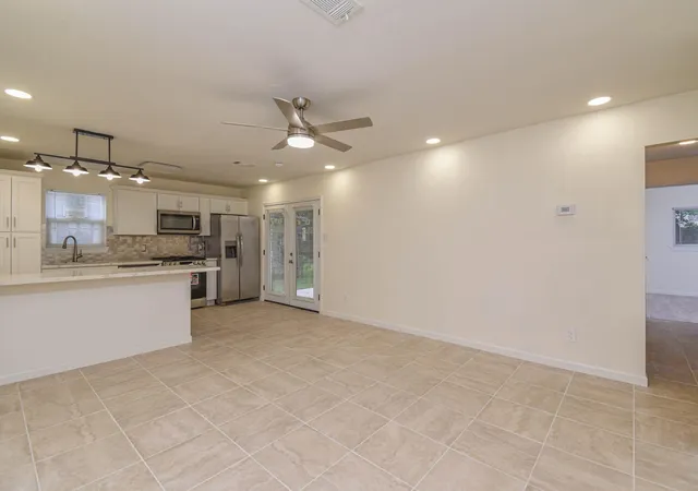 4th image of 5003 Denoron Dr, Houston, TX 77048 | MLS# 37629167