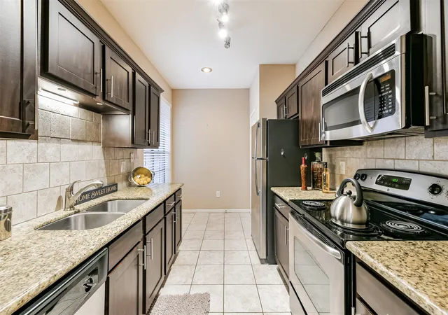 Photo 1 of Sale Pending at 2255 Braeswood Park #183, Houston, TX 77030 | MLS# 73461686 | Listing updated on 2026-09-12