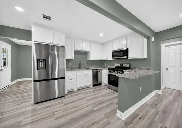 Photo 1 of Sale Pending at 5955 Bellfort St, Houston, TX 77033 | MLS# 92122118 | Listing updated on 2026-09-18
