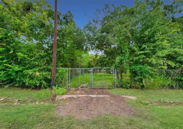 Photo 2 of Land for sale at 1922 Airline, Katy, TX 77493 | MLS# 75434497 | Listing updated on 2026-05-28