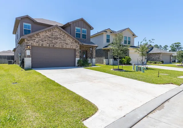 Photo 2 of Single family home for sale at 16974 Rich Pines Dr, Conroe, TX 77302 | MLS# 38741327 | Listing updated on 2026-07-30