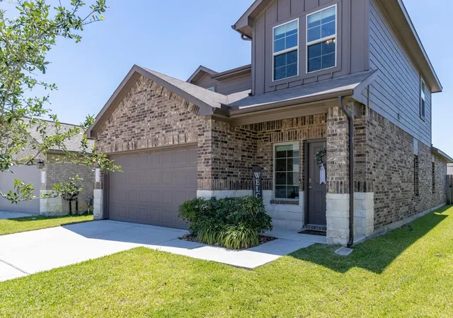 Photo 3 of Single family home for sale at 16974 Rich Pines Dr, Conroe, TX 77302 | MLS# 38741327 | Listing updated on 2026-07-30