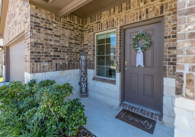Photo 3 of Single family home for sale at 16974 Rich Pines Dr, Conroe, TX 77302 | MLS# 38741327 | Listing updated on 2026-07-30