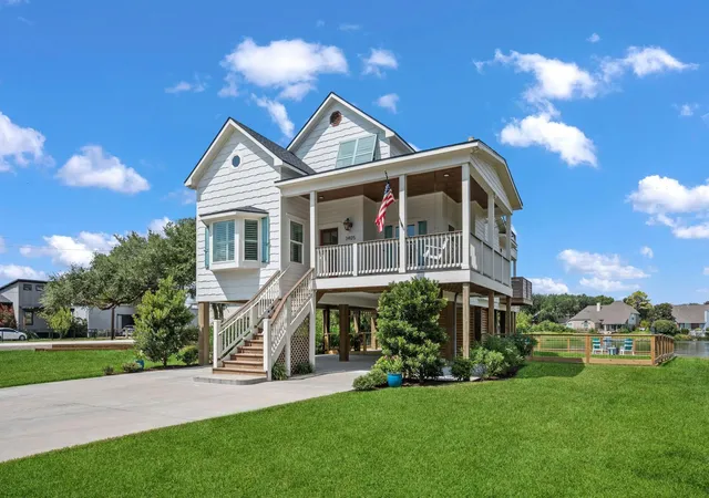 Photo 1 of Single family home for sale at 3405 Oak Alley Ct, Seabrook, TX 77586 | MLS# 34778909 | Listing updated on 2026-09-20
