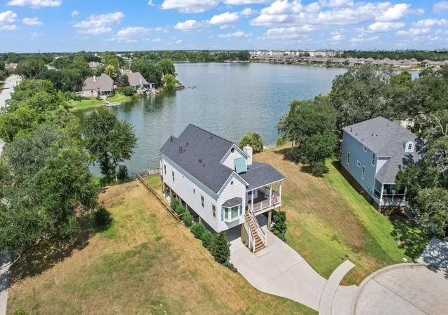 Photo 3 of Single family home for sale at 3405 Oak Alley Ct, Seabrook, TX 77586 | MLS# 34778909 | Listing updated on 2026-09-20