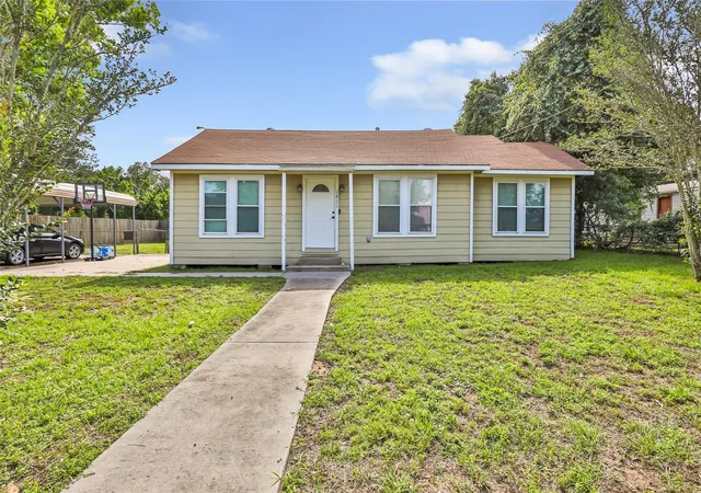1st image of 1811 Reese St, Liberty, TX 77575 | MLS# 39408247