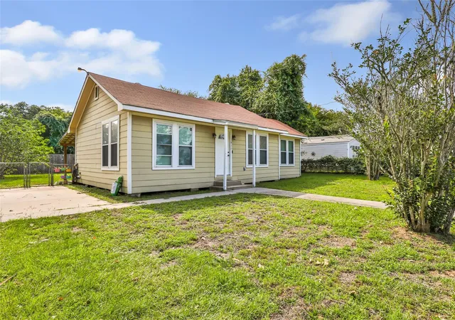 3rd image of 1811 Reese St, Liberty, TX 77575 | MLS# 39408247