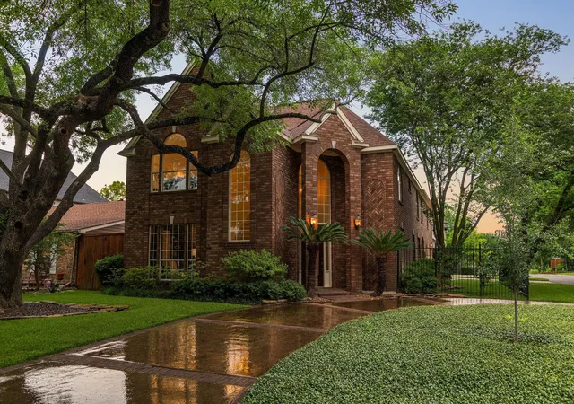Photo 1 of Sale Pending at 4900 Cedar St, Bellaire, TX 77401 | MLS# 26382129 | Listing updated on 2026-09-10