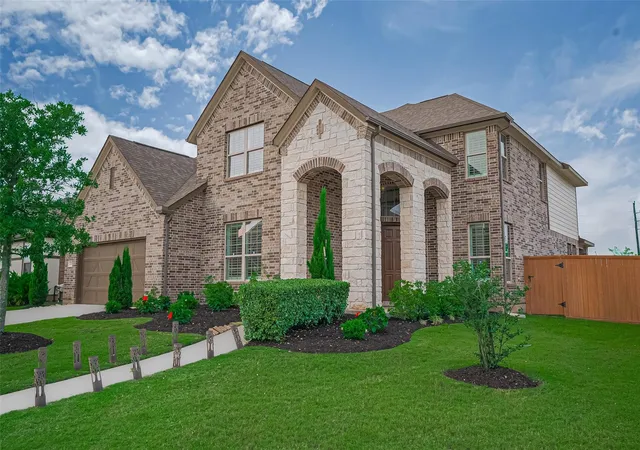Photo 4 of Single family home for sale at 12311 Kinmundy Ln, Richmond, TX 77407 | MLS# 9766333 | Listing updated on 2026-08-28