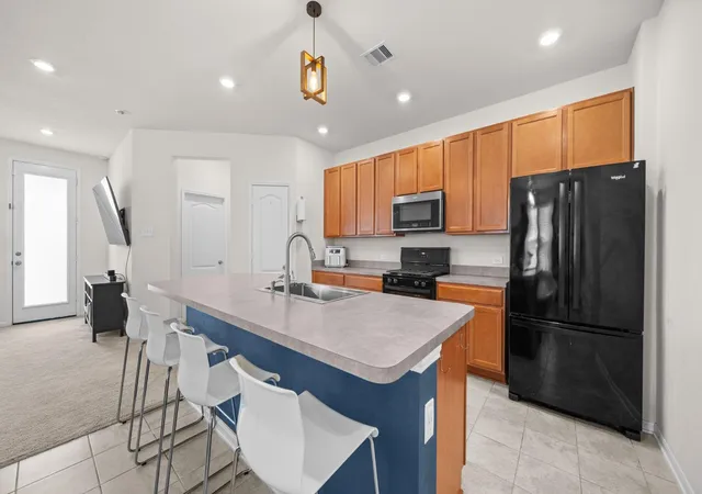 Photo 3 of Single family home for sale at 2515 Hawthorn Park Ct, Houston, TX 77038 | MLS# 6386096 | Listing updated on 2026-09-11