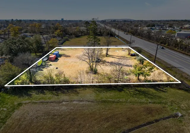 Photo 3 of Land for sale at 13306 Old Beaumont Hwy, Houston, TX 77049 | MLS# 46197916 | Listing updated on 2026-01-30