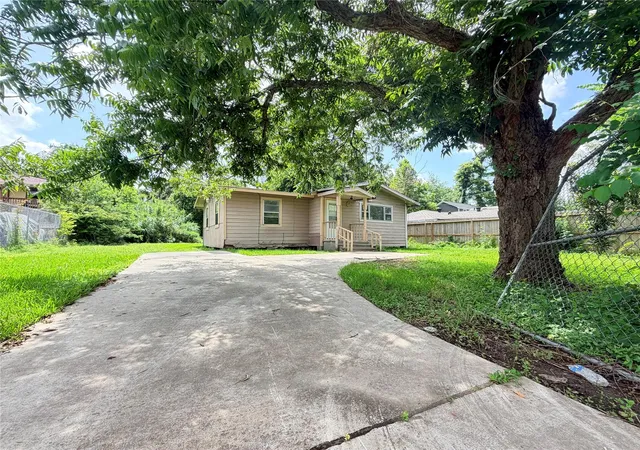 Homes for sale in Houston, TX | 8624 Lawnridge St, Houston, TX 77016 | MLS# 80648478