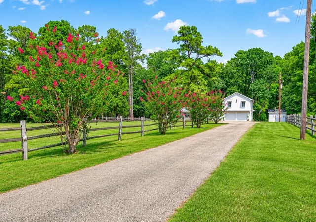 Photo 2 of Sale Pending at 11580 Forest Trails Dr, Willis, TX 77318 | MLS# 37990285 | Listing updated on 2026-09-21