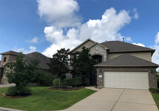 Homes for sale in The Woodlands, TX | 7 Quillwood Pl, The Woodlands, TX 77354 | MLS# 303804
