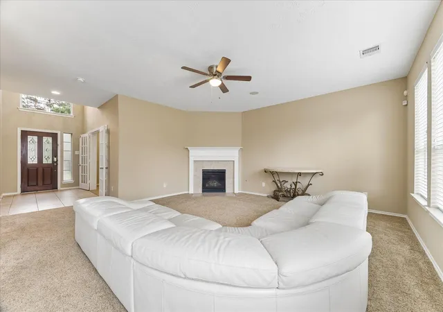 Homes for sale in The Woodlands, TX | 7 Quillwood Pl, The Woodlands, TX 77354 | MLS# 303804