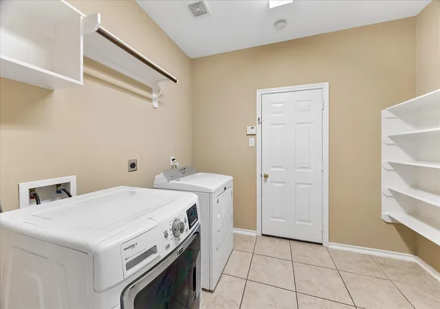 5th image of 7 Quillwood Pl, The Woodlands, TX 77354 | MLS# 303804