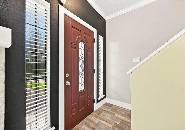 Photo 3 of Townhouse for sale at 736 Country Pl Dr #I, Houston, TX 77079 | MLS# 87070540 | Listing updated on 2026-09-27