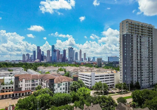 Photo 1 of Townhouse for sale at 3322 Crosspark Pl, Houston, TX 77007 | MLS# 84009668 | Listing updated on 2026-08-30