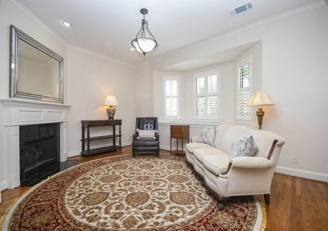 Photo 4 of Townhouse for sale at 3322 Crosspark Pl, Houston, TX 77007 | MLS# 84009668 | Listing updated on 2026-08-30