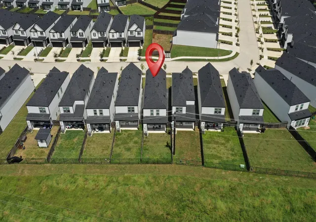 34th image of 3218 Crown Gate Dr, Houston, TX 77047 | MLS# 91856911