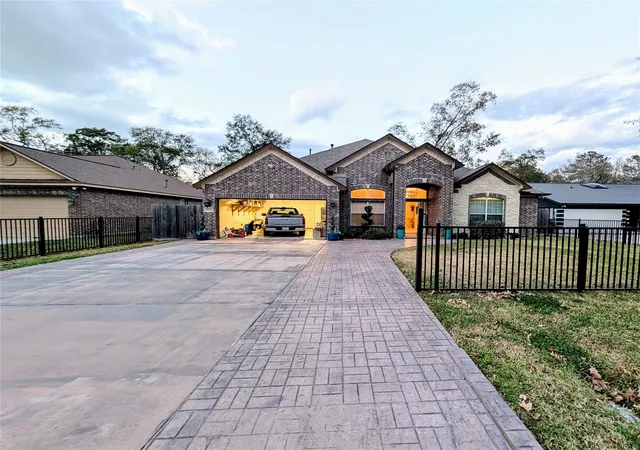 Photo 2 of Single family home for sale at 3210 Shore Side Dr, Crosby, TX 77532 | MLS# 14433815 | Listing updated on 2026-09-02