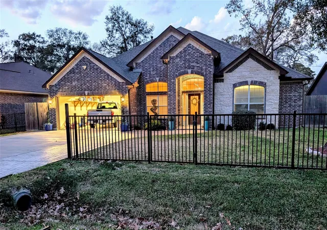Photo 3 of Single family home for sale at 3210 Shore Side Dr, Crosby, TX 77532 | MLS# 14433815 | Listing updated on 2026-09-02