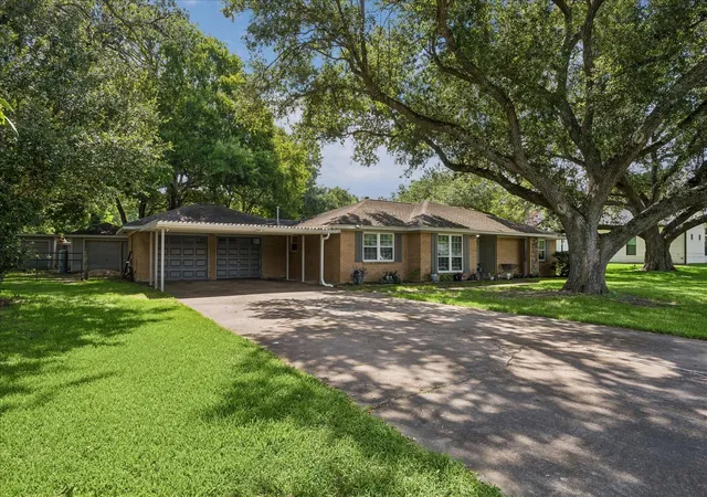 3rd image of 12511 Britt Rd, Pearland, TX 77581 | MLS# 45315730