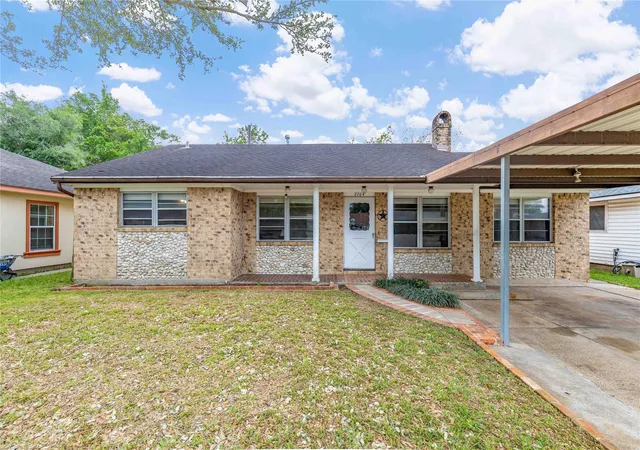 Photo 3 of Single family home for sale at 2704 Sweetgum St, Pasadena, TX 77502 | MLS# 13387535 | Listing updated on 2026-07-20
