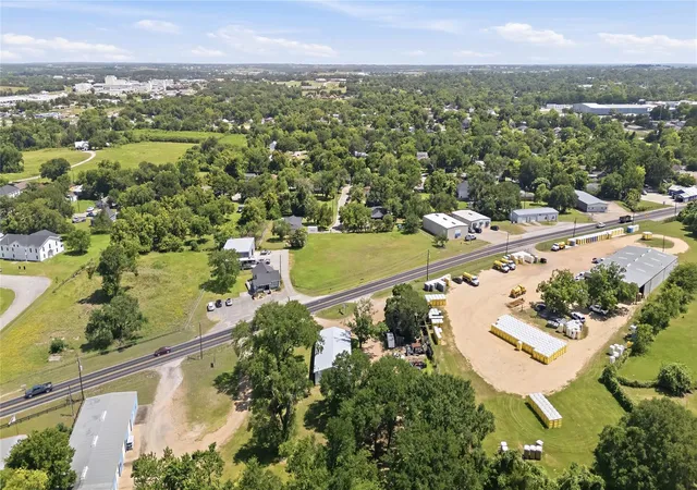 5th image of 1301 Hwy 105, Brenham, TX 77833 | MLS# 8246719