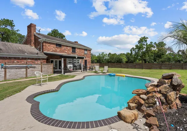 2nd image of 7009 Avenue R, Santa Fe, TX 77510 | MLS# 3965458
