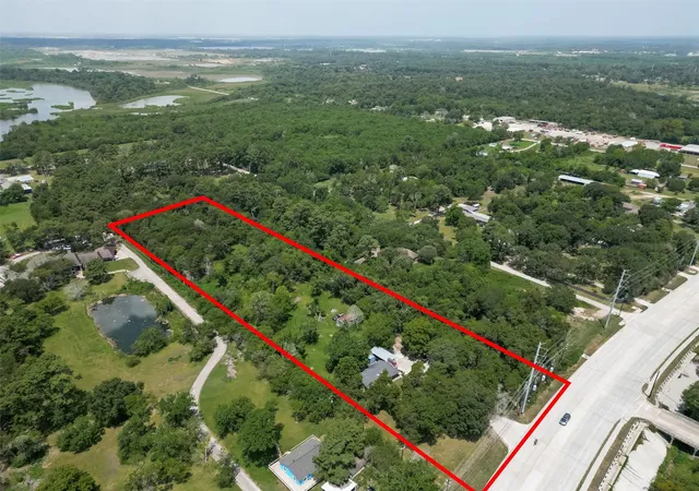 Photo 32 of Sale Pending at 1316 N Main St, Highlands, TX 77562 | MLS# 85925413 | Listing updated on 2026-09-24