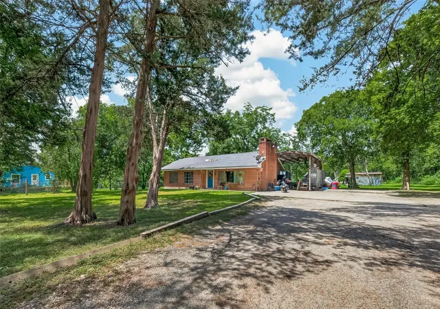 Photo 3 of Sale Pending at 1316 N Main St, Highlands, TX 77562 | MLS# 85925413 | Listing updated on 2026-09-24