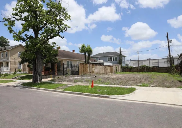 Photo 1 of Land for sale at 305 Everton St, Houston, TX 77003 | MLS# 68680739 | Listing updated on 2026-09-12