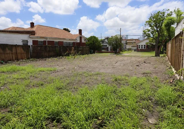 Photo 2 of Land for sale at 305 Everton St, Houston, TX 77003 | MLS# 68680739 | Listing updated on 2026-09-12