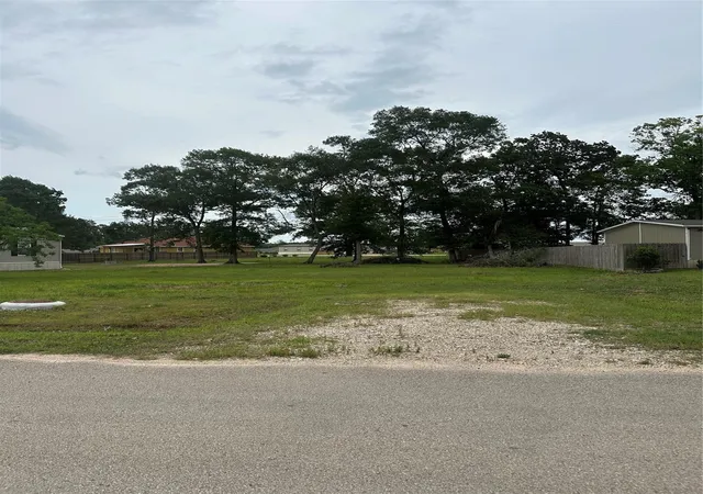 Photo 2 of Land for sale at 672 Wexford Dr, Conroe, TX 77303 | MLS# 62316276 | Listing updated on 2026-07-29