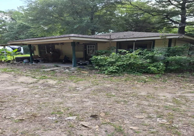 Single family home for sale at 106 Hickory Ln, Woodville, TX 75979 | MLS# 62570293