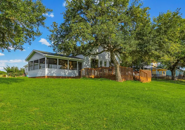 2nd image of 185 Bayview Ln, Livingston, TX 77351 | MLS# 81520335