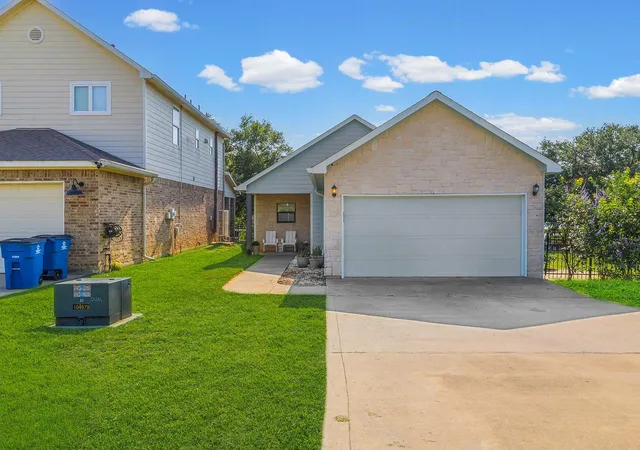 Photo 4 of Single family home for sale at 185 Bayview Ln, Livingston, TX 77351 | MLS# 81520335 | Listing updated on 2026-08-20