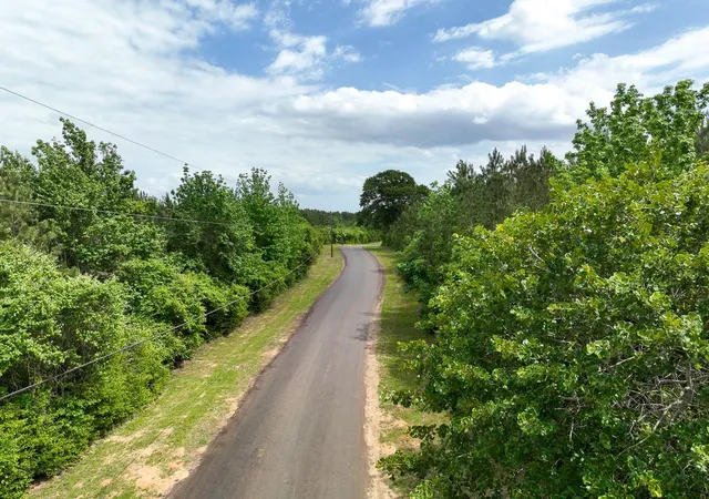 2nd image of 15 Cr 2140, Crockett, TX 75835 | MLS# 53607488