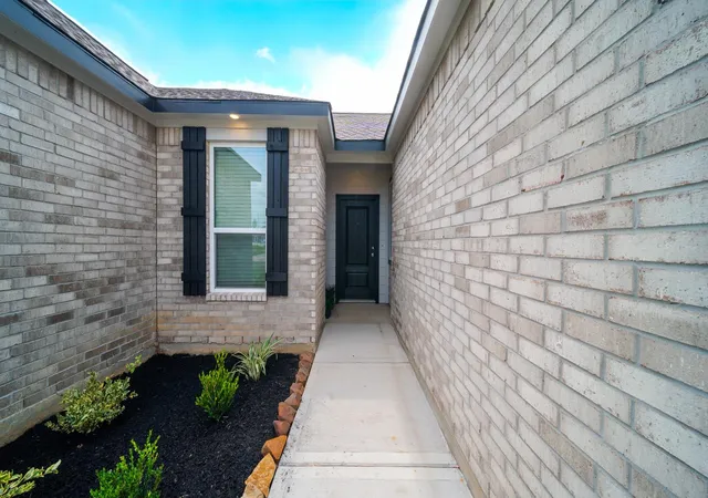 Photo 3 of Sale Pending at 11863 Brunnel Dr, Conroe, TX 77306 | MLS# 5555322 | Listing updated on 2026-08-09